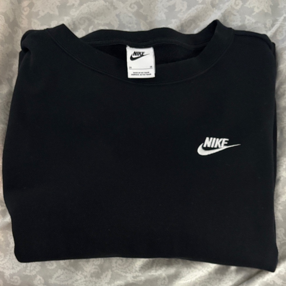 Nike Men's Crewneck Sweater in Black